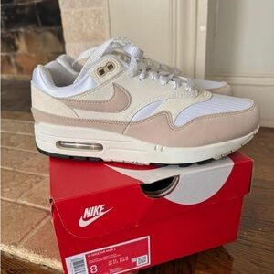 Women’s Nike Air Max 1 Sneakers size 8  - White and Tan
